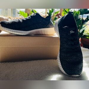 Women’s Skechers Sport